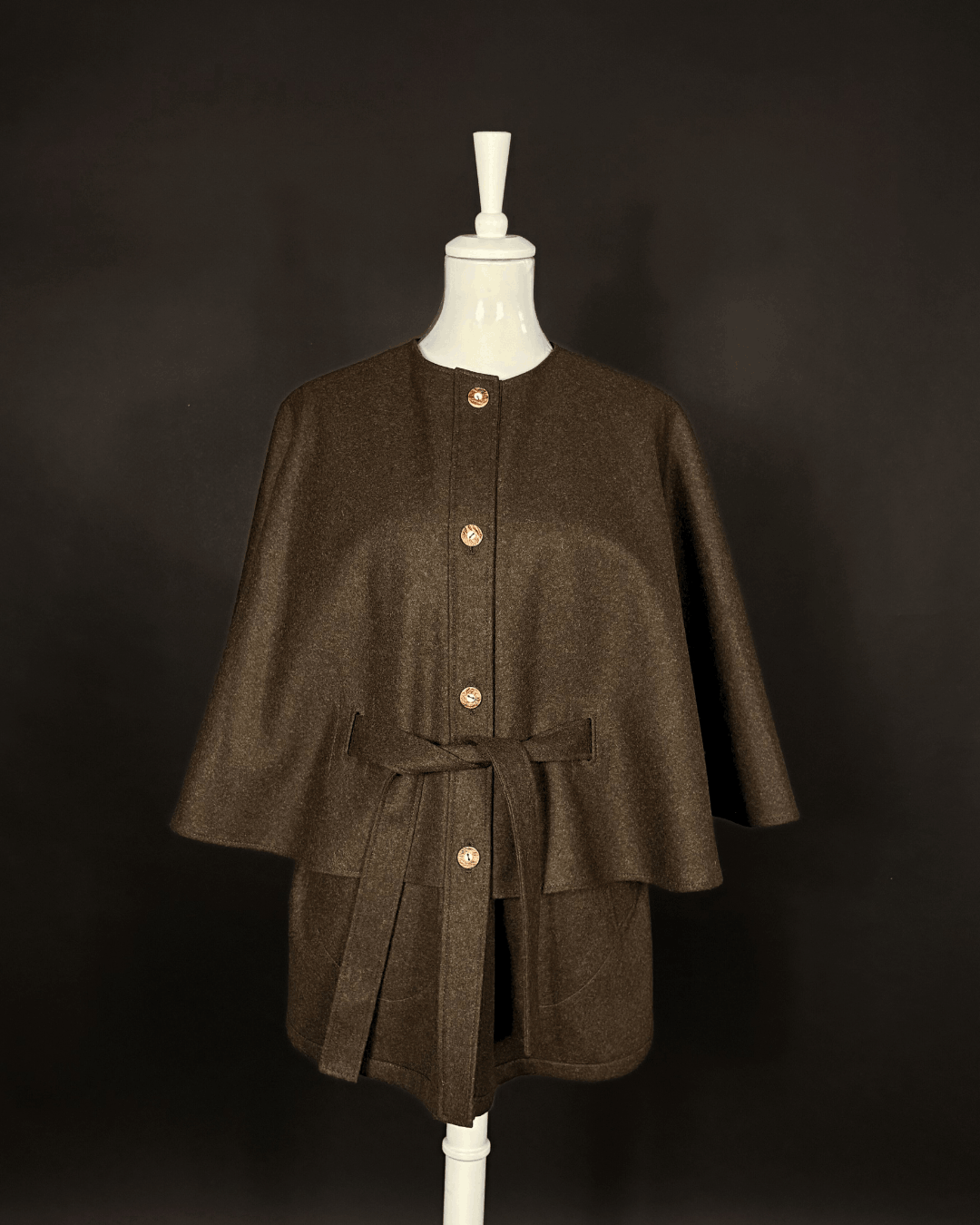 Cape „Diana“ – Lodenpelerine (mit abnehmbarem Fellschal)