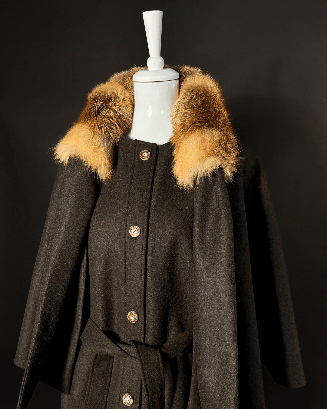 Cape „Diana“ – Lodenpelerine (mit abnehmbarem Fellschal)