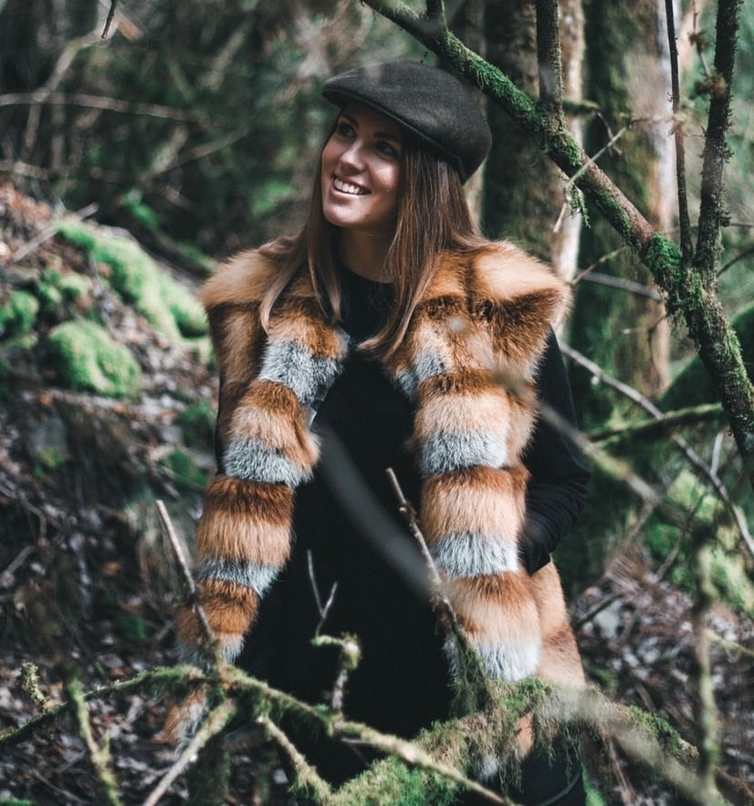 Rotfuchsweste im Wald.jpg__PID:0a6a7940-8d1b-4095-8d30-38ac0dd3d9f5